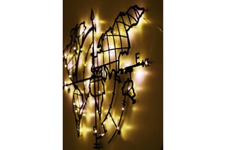 Décoration murale LED World Map Compass - 95 x 77 cm - Noir