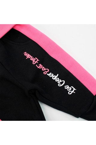 Sweat e calças de treino 
Preto e rosa 