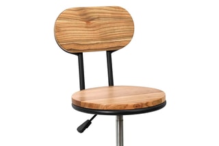 2 chaises de bar réglables 
Bois brut et noir