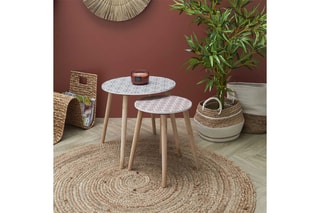2 tables gigognes en pin - 48 x 43 x 48 cm / 33 x 33 x 40 cm