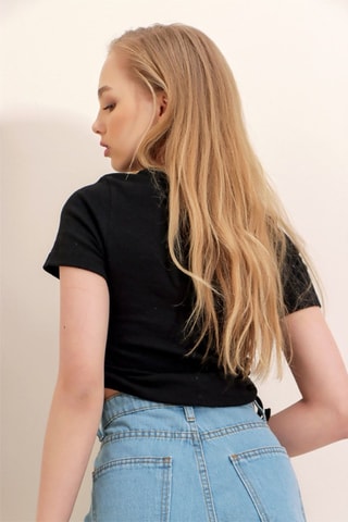 Cropped T-shirt - Zwart