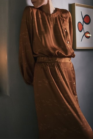 Vestido direito Camel