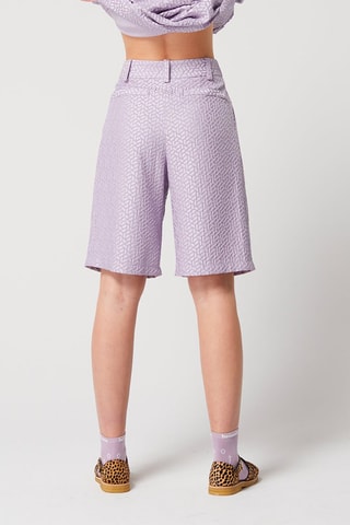 Bermudas Lilás