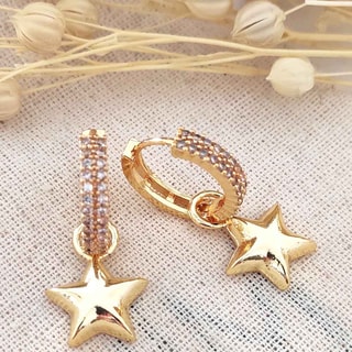 Argolas estrelas - Latão banhado a ouro e zircões