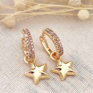 Argolas estrelas - Latão banhado a ouro e zircões