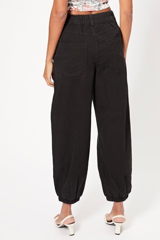 Calças jogger cintura subida - Preto