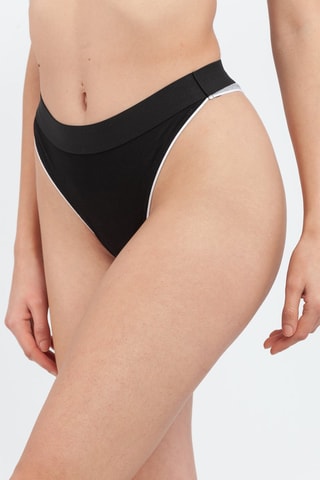 String Preto