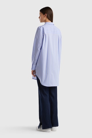 Camisa Azul-celeste e vermelho