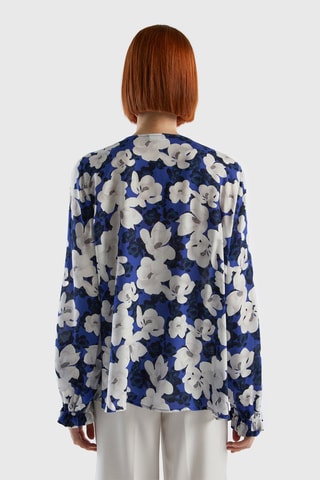 Blusa Azul-escuro e cru