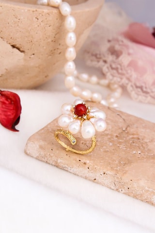 Bague - Perles de culture, corail et zircons