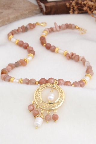 Colar - Banhado a ouro amarelo, pedras de sol e pérolas de cultura