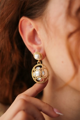Boucles d'oreilles dorées à l'or fin jaune - Perles et zircons
