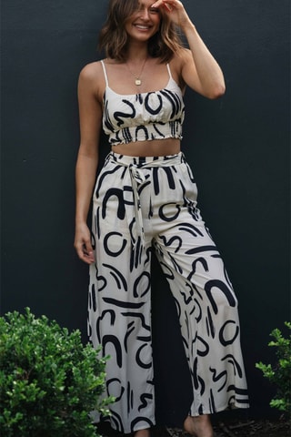 Crop top e calças palazzo cintura subida - Cru e preto