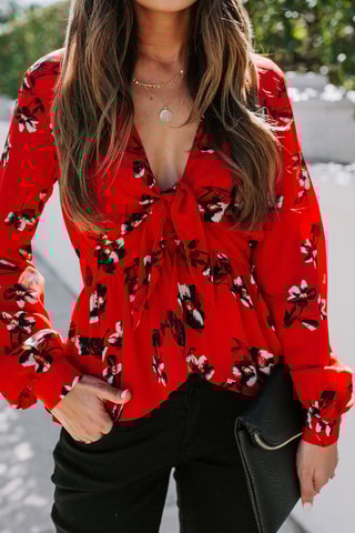 Top atado Vermelho e preto