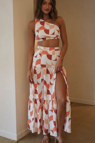 Crop top e saia comprida cintura subida - Branco e coral