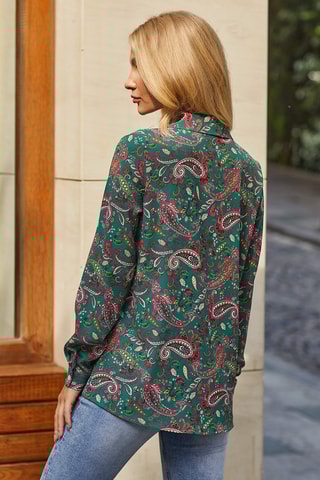 Camisa Verde-escuro e vermelho