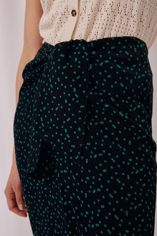 Saia midi - 
Verde e preto