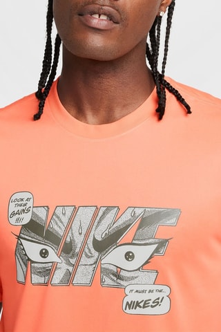 T-shirt regular de fitness - Corail - Nike