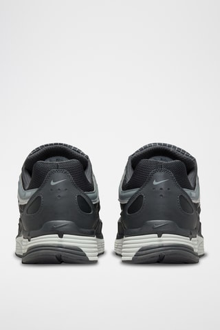 Nike P-6000 en cuir - Noir