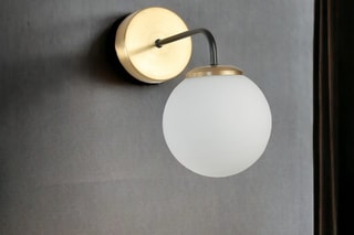Aplique de parede - Dourado e branco - 60 W