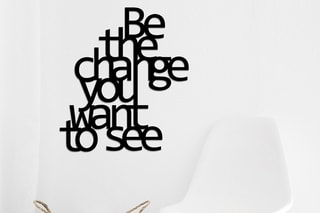 Decoração de parede Be The Change You Want To See - 70 x 62 cm - Preto