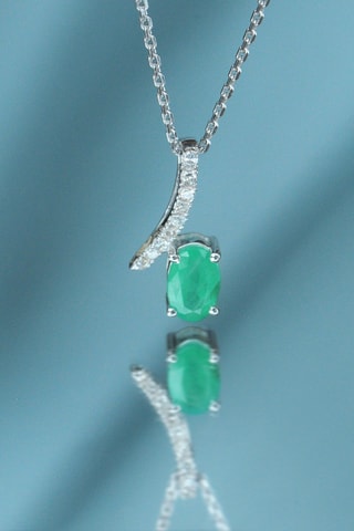 Pendentif Belle émeraude - Or blanc, diamants et émeraude