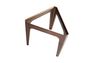 Table d'appoint 
Imitation noyer
