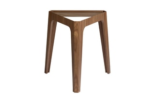 Table d'appoint 
Imitation noyer