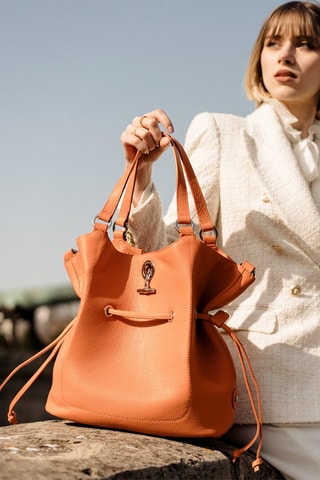 Mala bucket em couro M Paris - Laranja