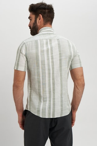 Camisa regular - Verde-sálvia