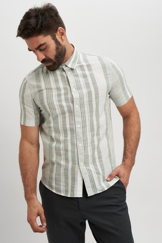 Camisa regular - Verde-sálvia