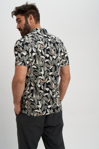 Camisa regular em linho - Preto