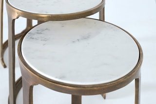 3 tables gigognes - Cuivré et blanc