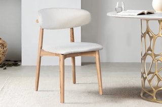 2 chaises en hévéa - 56 x 79 x 50 cm