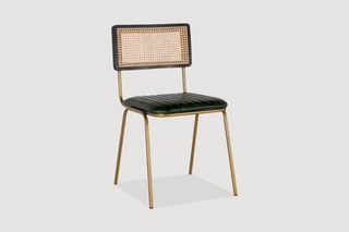 2 chaises - 
Noir et naturel