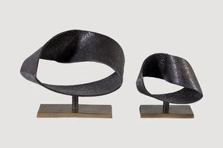 2 sculptures - 44 x 33 x 18 cm - Noir et doré