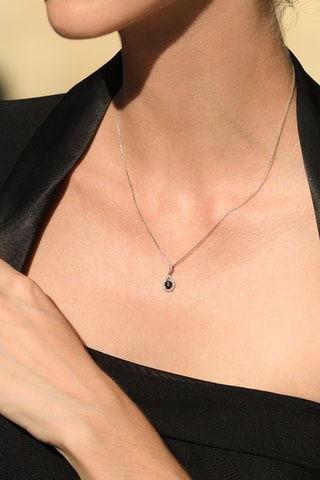 Pendente Lágrima Azul Noite 
Ouro branco, safira e diamantes