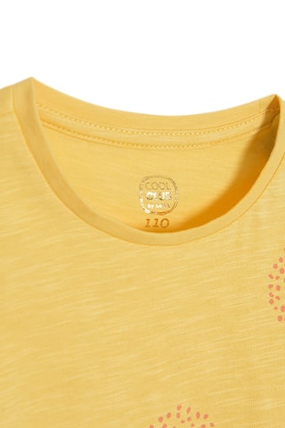 T-shirt. Geel