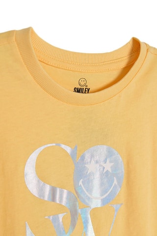 T-shirt. Mosterdgeel