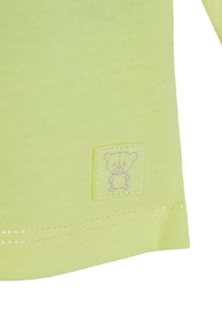 T-shirt. Geel