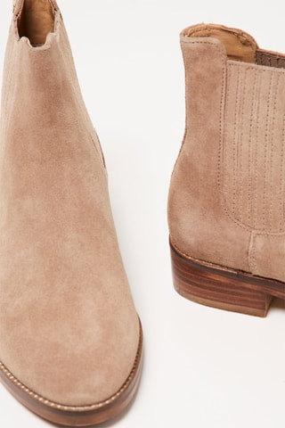 Botins Chelsea em couro de vitelo Constance - Bege