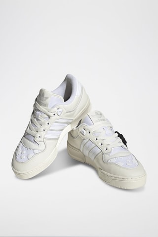 Chaussures de basketball en cuir Rivalry Low 86 W - Gris clair