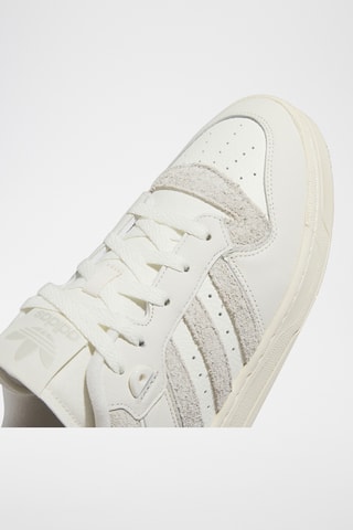Chaussures de basketball en cuir Rivalry - Ecru