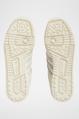Chaussures de basketball en cuir Rivalry - Ecru