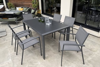 Ensemble de jardin Canyon - Jusqu’ à 8 places - Table extensible automatique 160/230 x 75 x 96,5 cm - 8 fauteuils empilables