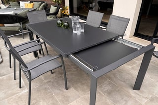 Ensemble de jardin Canyon - Jusqu’ à 8 places - Table extensible automatique 160/230 x 75 x 96,5 cm - 8 fauteuils empilables