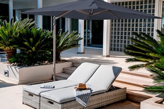Parasol déporté Palm Beach - 2,5 x 2,5 x 2,48 m