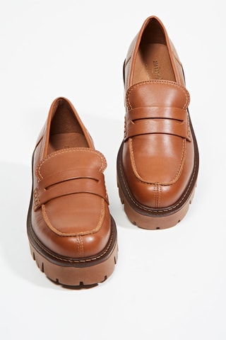 Mocassins à talons en cuir de veau - Beige