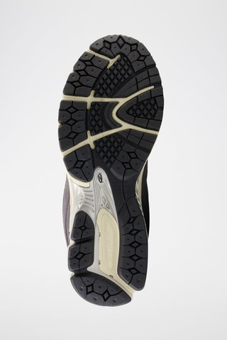Sneakers en nubuck 2002R - Gris et noir 