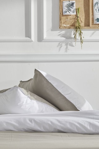 Conjunto de edredão em algodão 57 fios Charme - Bege e branco